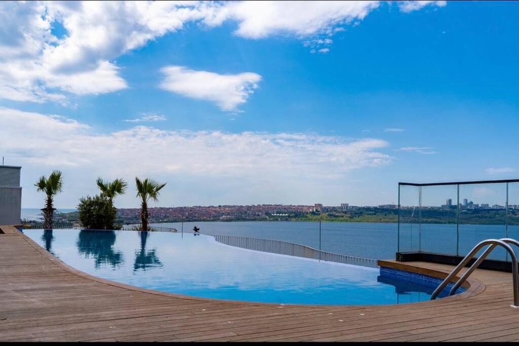 Golden Stones House Sea And Lake View Istanbul Exterior photo