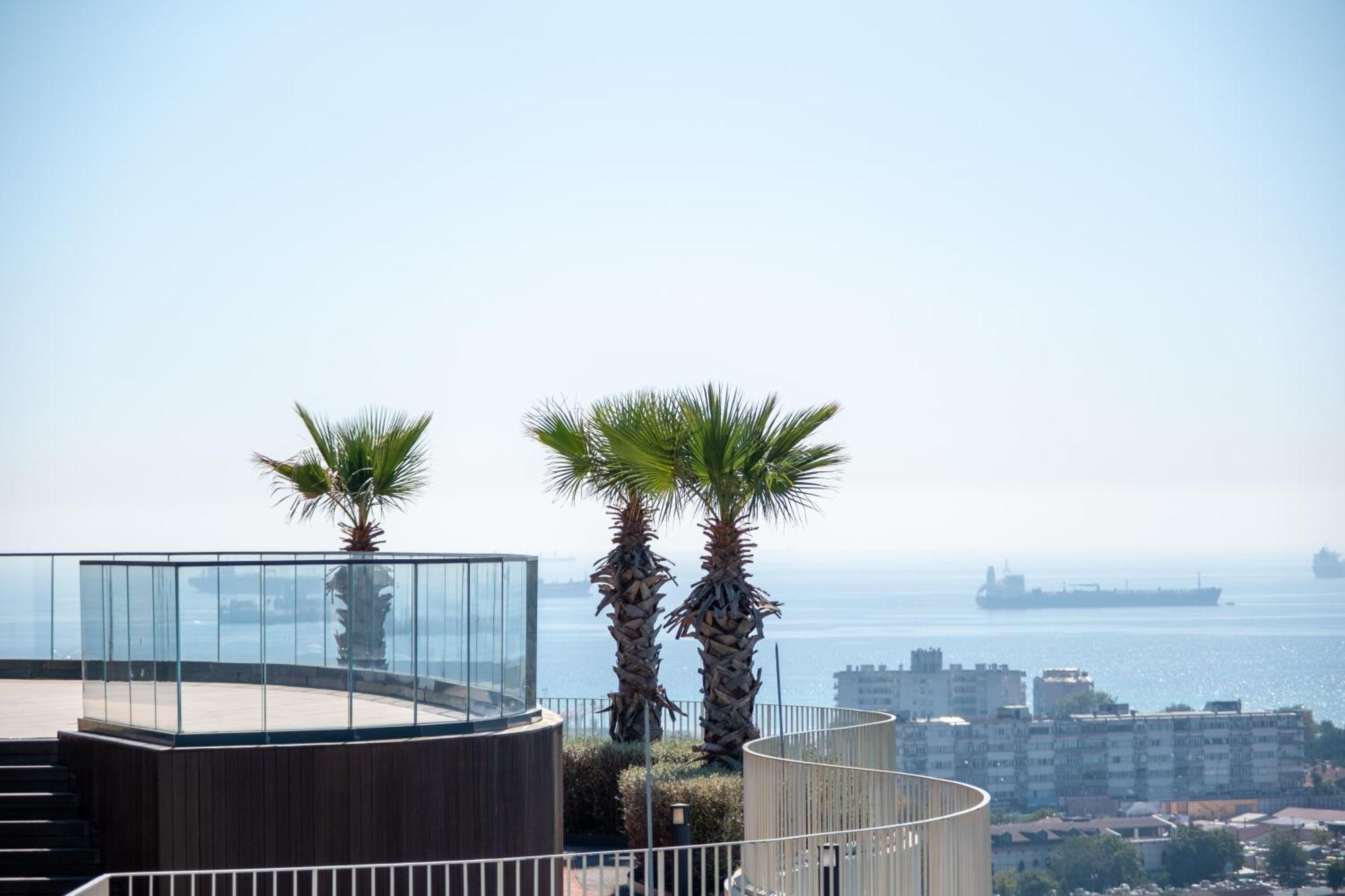 Golden Stones House Sea And Lake View Istanbul Exterior photo